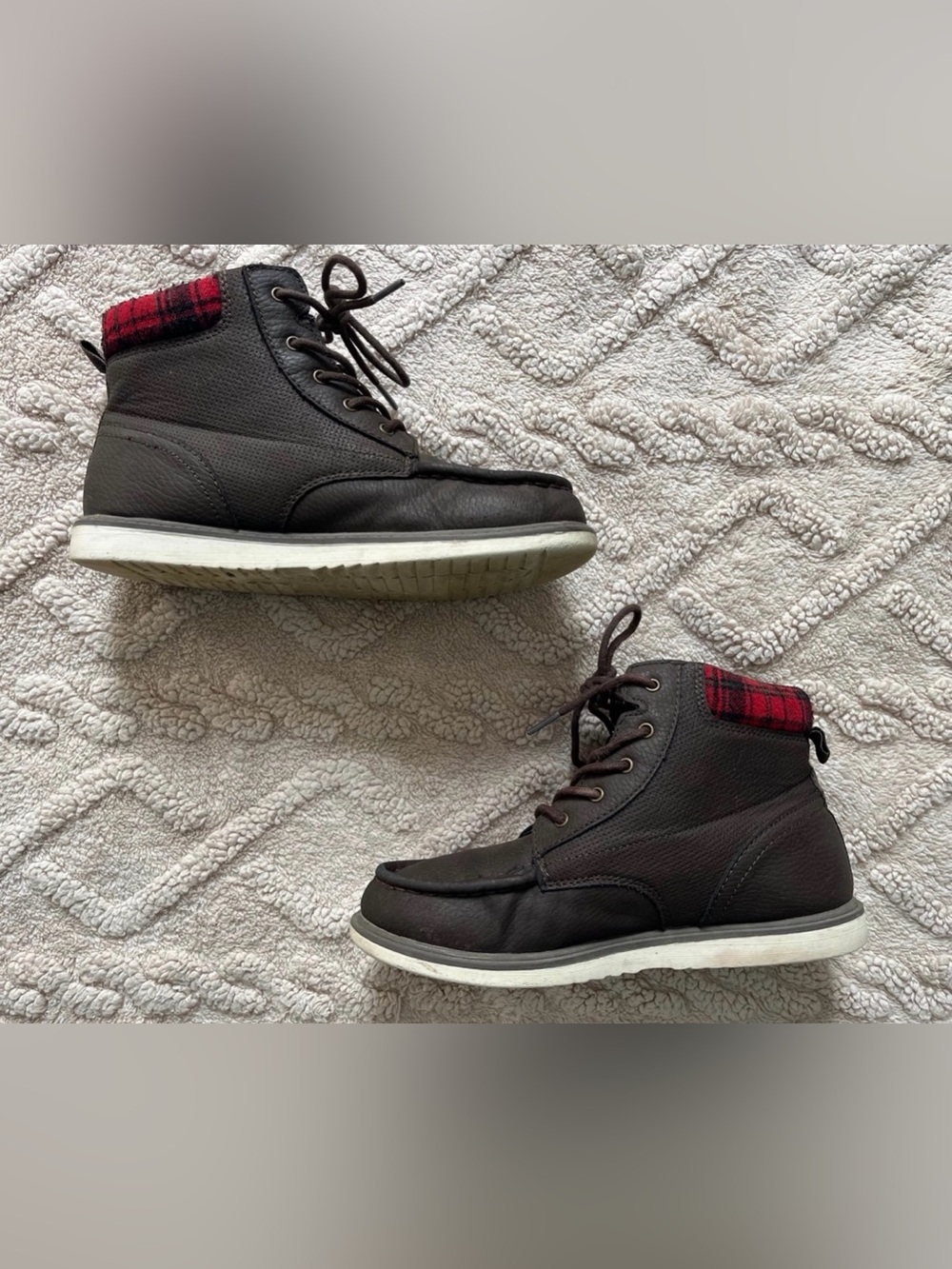 Boys Levi’s Ankle Boots - Brown Mid Top Dress Shoes W/ Red Flannel Print, Size 5